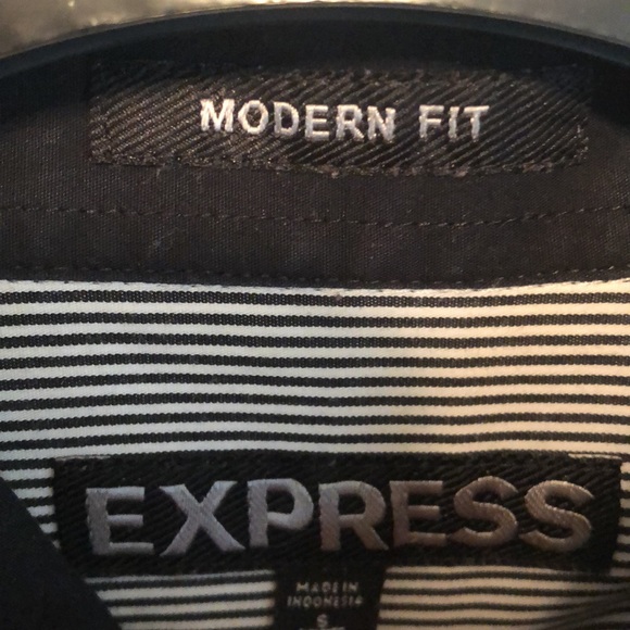 Men’s Express Button Down - Picture 4 of 5